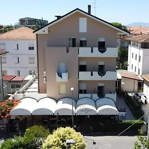 Dina Italia